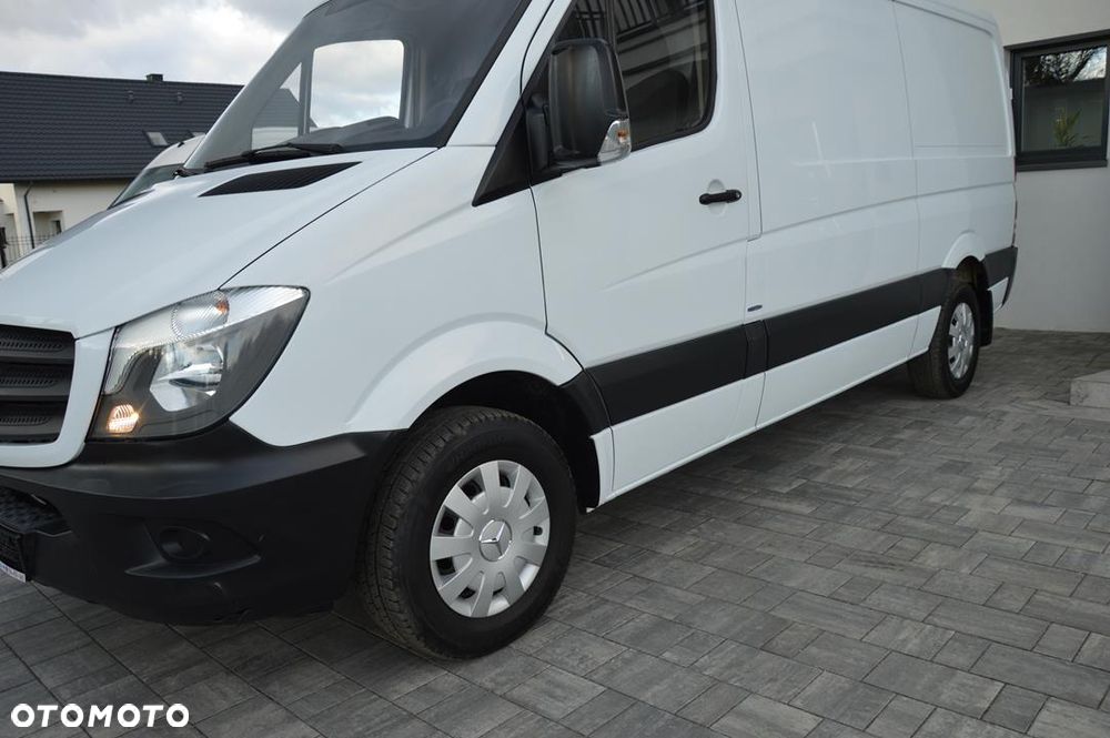 Mercedes-Benz Sprinter - 11
