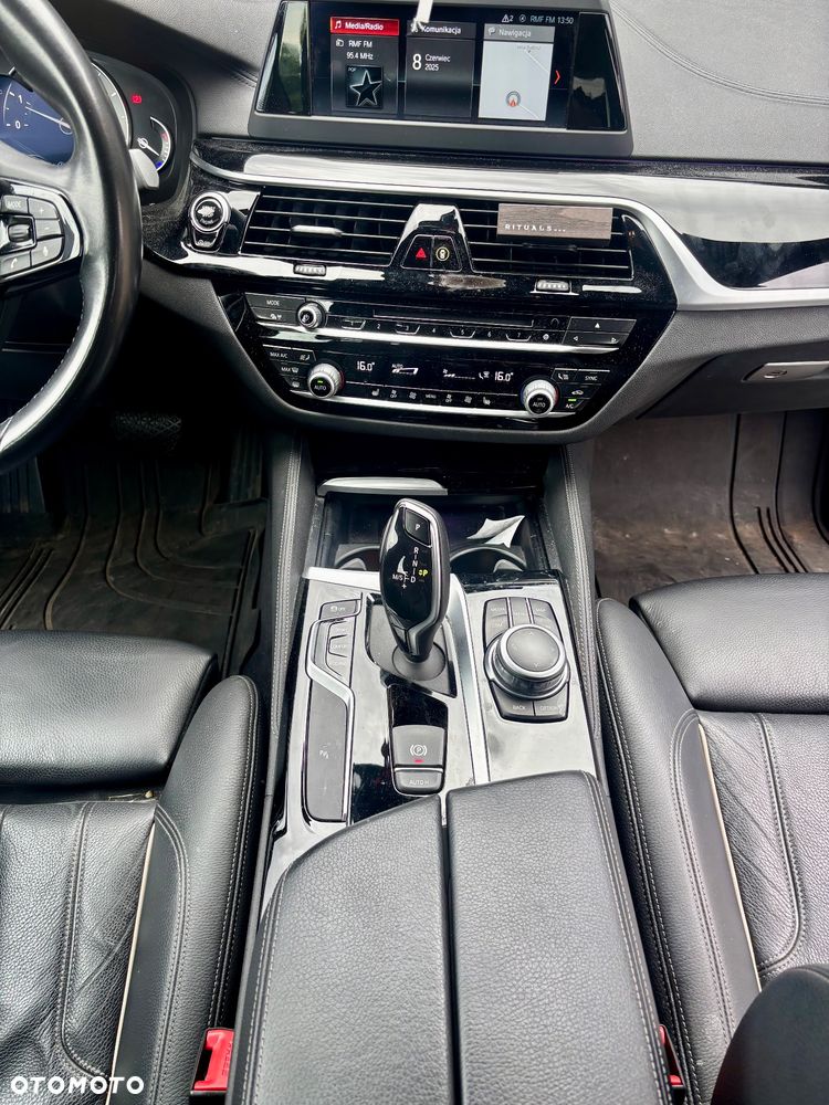 BMW Seria 5 520d Luxury Line sport - 21