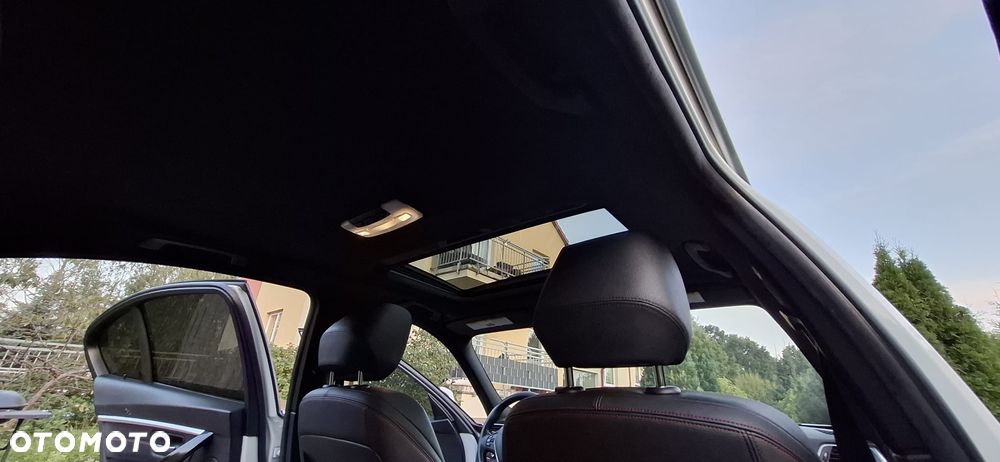 BMW Seria 3 330i Sport Line - 22