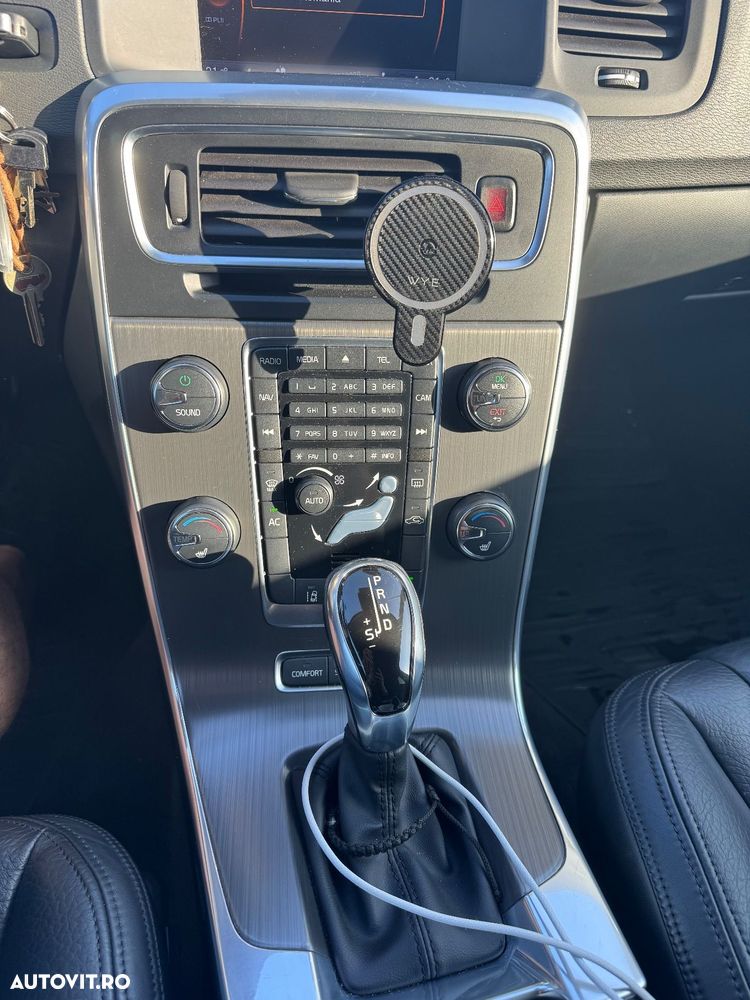 Volvo V60 D5 Geartronic Summum - 6