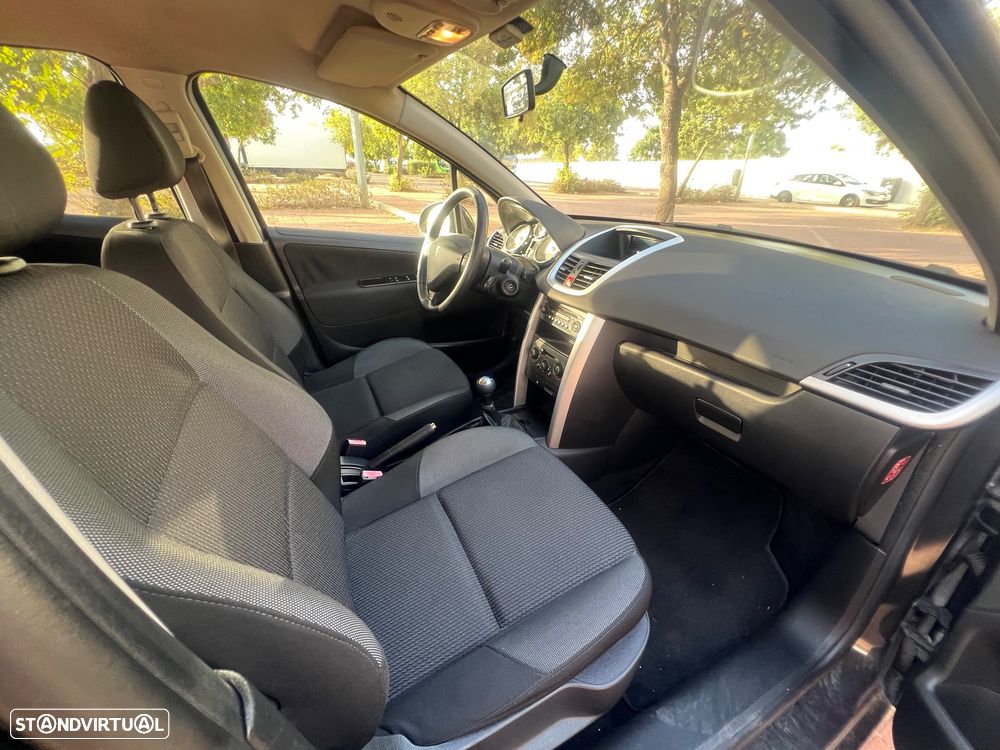 Peugeot 207 1.4 16V SE Sportium - 19