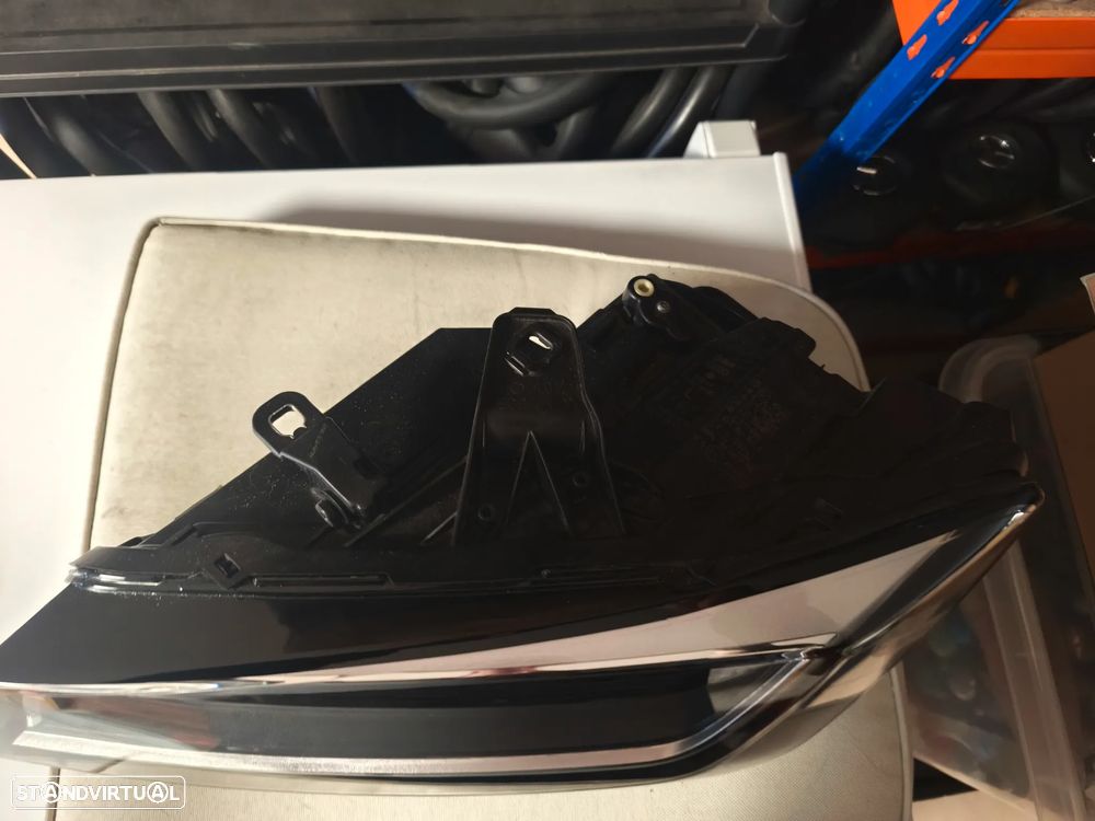 Farol esquerdo Led Audi Q2 - 5