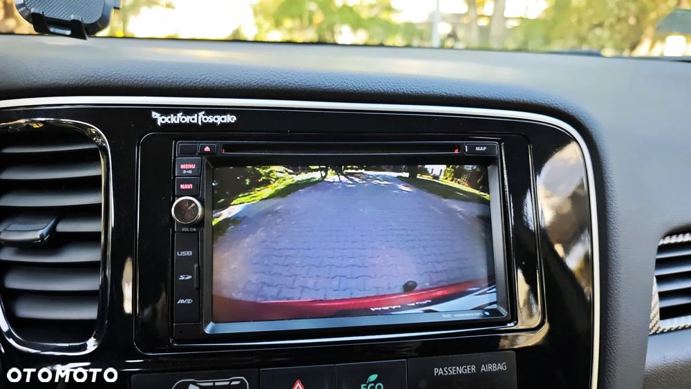 Mitsubishi Outlander 2.0 Instyle Navi 4WD CVT - 13