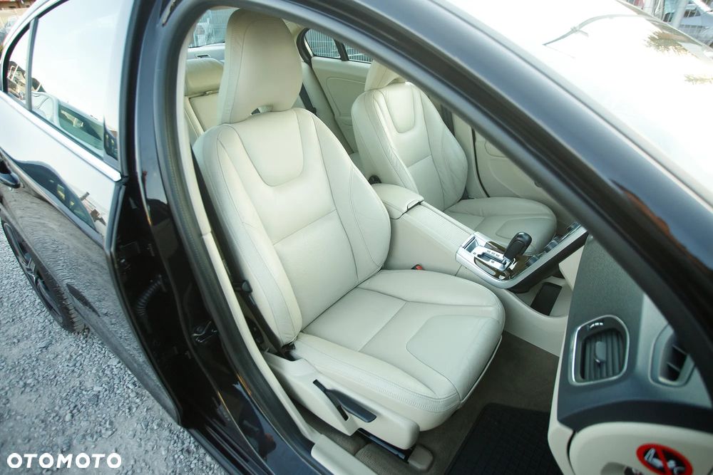 Volvo S60 T6 AWD Summum - 26