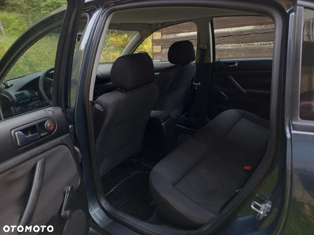 Volkswagen Passat 1.9 TDI Basis - 14