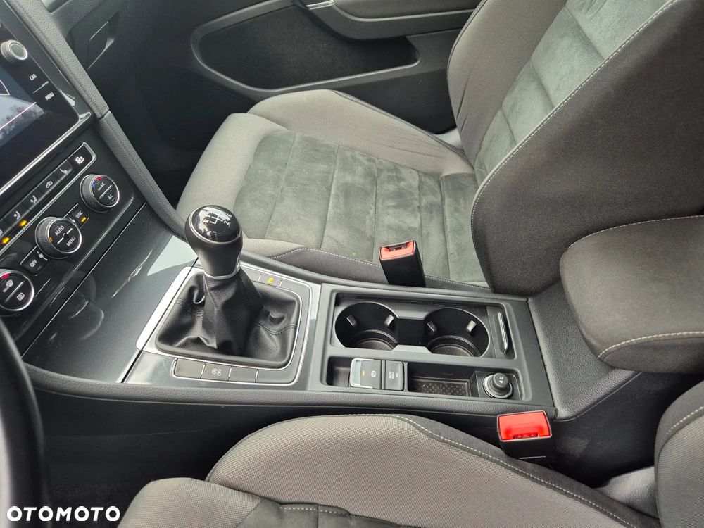 Volkswagen Golf VII 1.5 TSI BMT Comfortline - 15