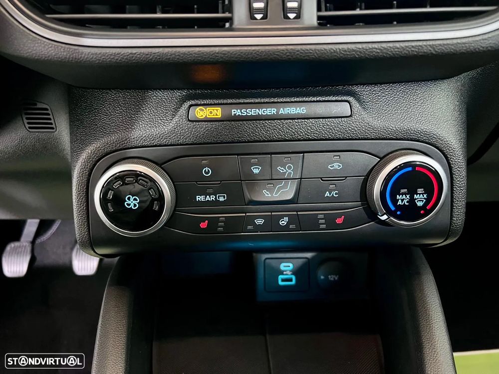 Ford Focus SW 1.0 EcoBoost Active - 21