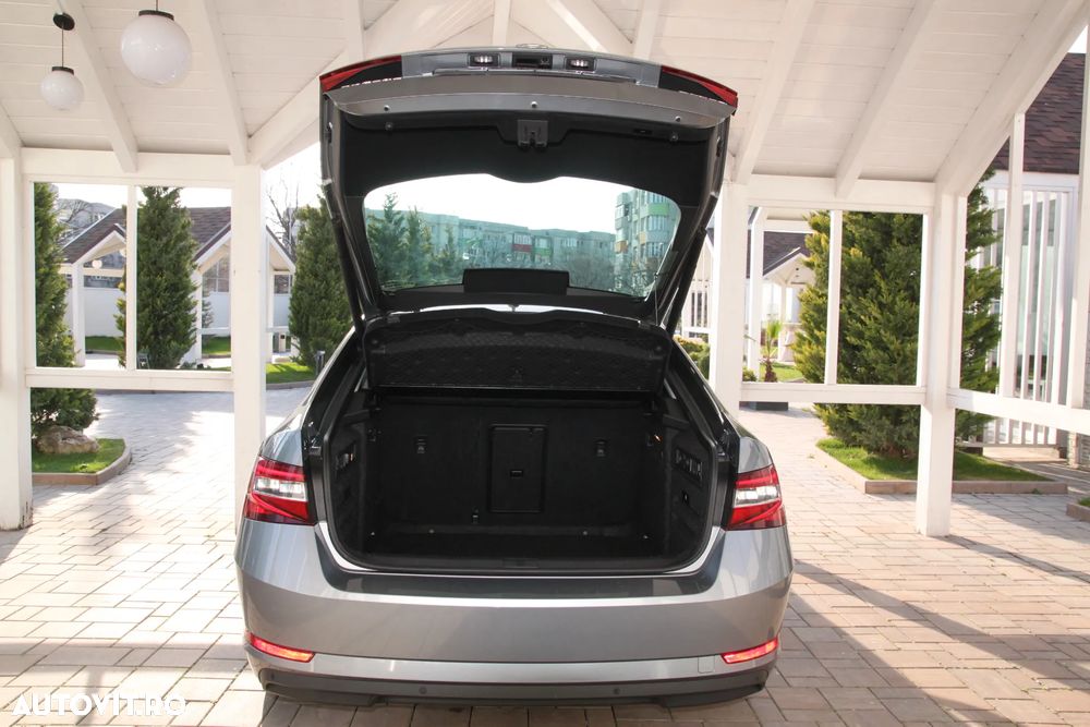 Skoda Superb 2.0 TDI DSG Sportline - 15