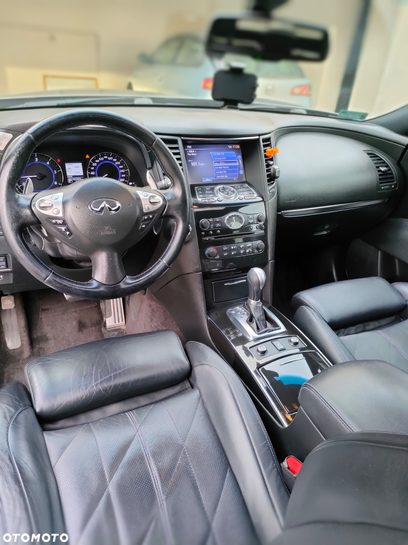 Infiniti QX70 3.0d S - 32