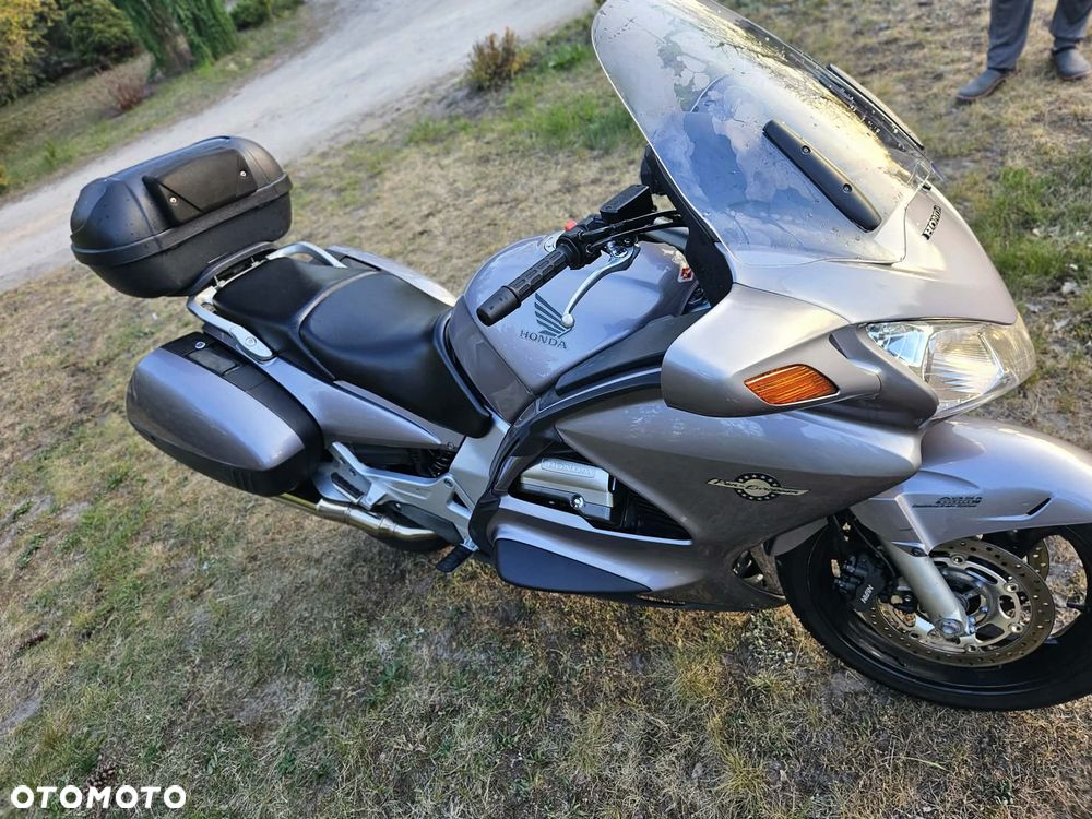 Honda ST - 6