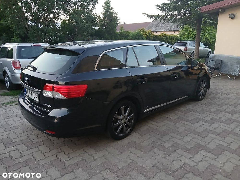 Toyota Avensis - 8