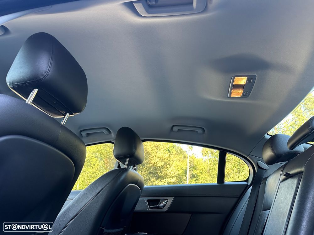 Jaguar XF 2.2 D Premium Luxury - 21