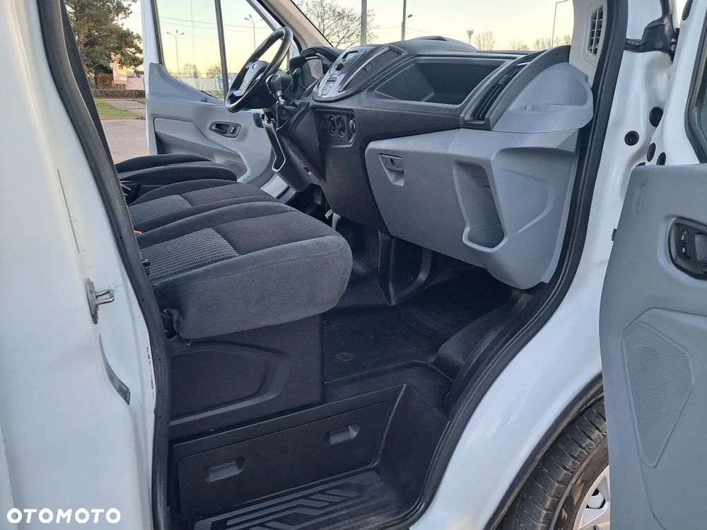 Ford Transit - 12