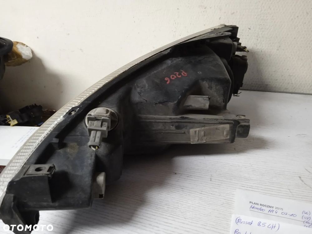 REFLEKTOR PRAWY PEUGEOT 206 98-03 - 3