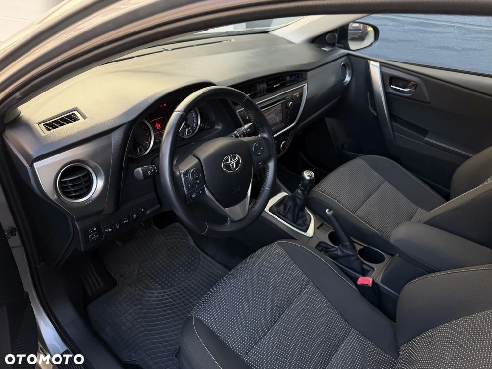 Toyota Auris - 26