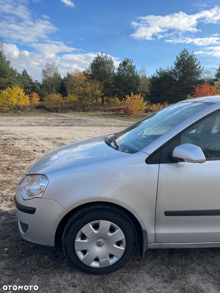 Volkswagen Polo 1.4 16V Trendline - 23