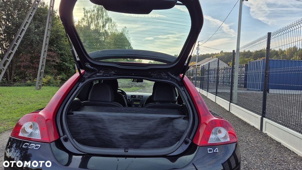 Volvo C30 D4 R-Design - 12