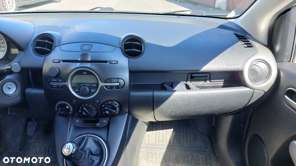 Mazda 2 1.4 DE Core + - 16