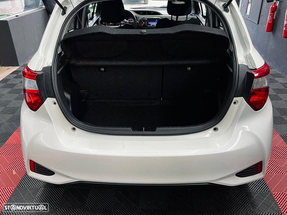 Toyota Yaris 1.5 HSD Comfort - 42