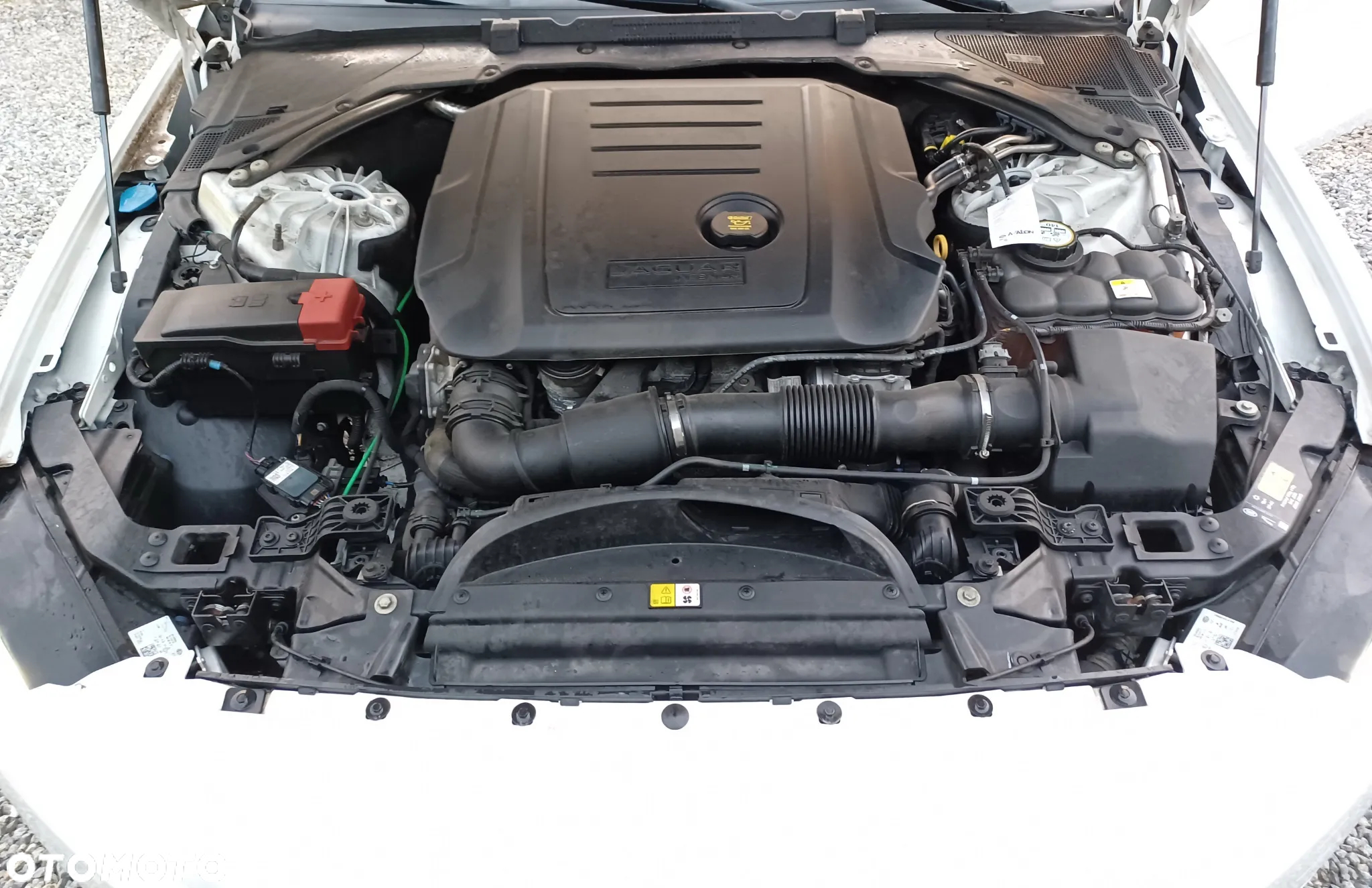 Jaguar XE - 28