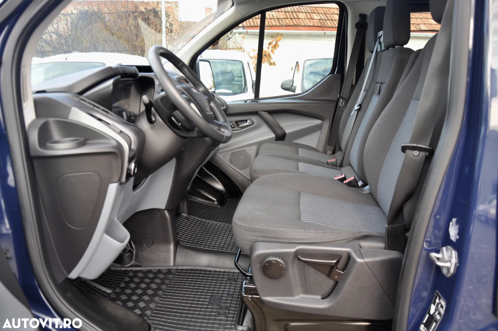 Ford Transit Custom Kombi 9 Locuri - 14