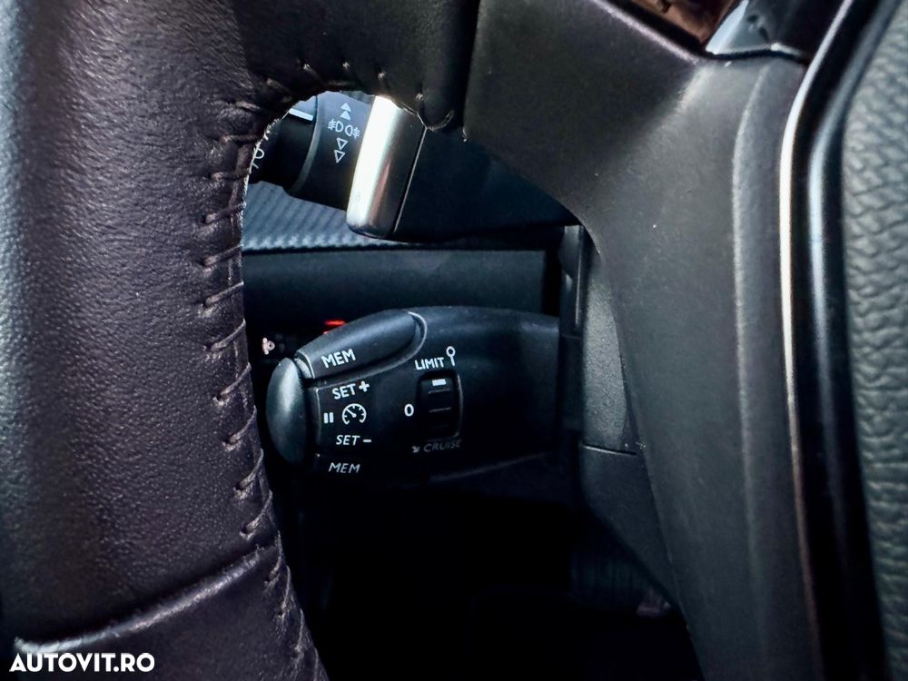 Peugeot 2008 PureTech 130 EAT8 Allure - 21