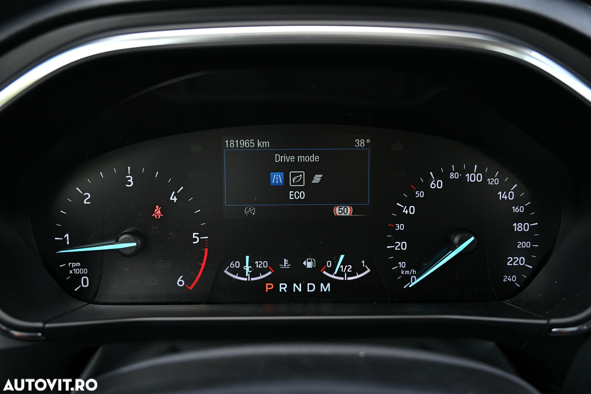 Ford Focus Turnier 1.5 EcoBlue Start-Stopp-System Aut. TITANIUM - 7
