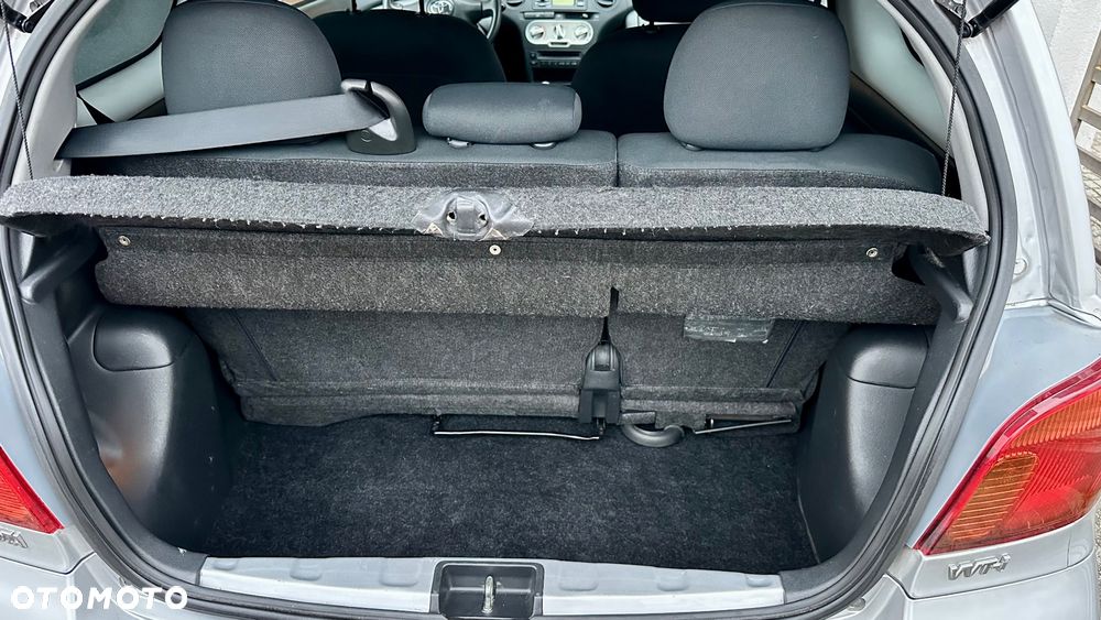 Toyota Yaris 1.0 Luna - 21