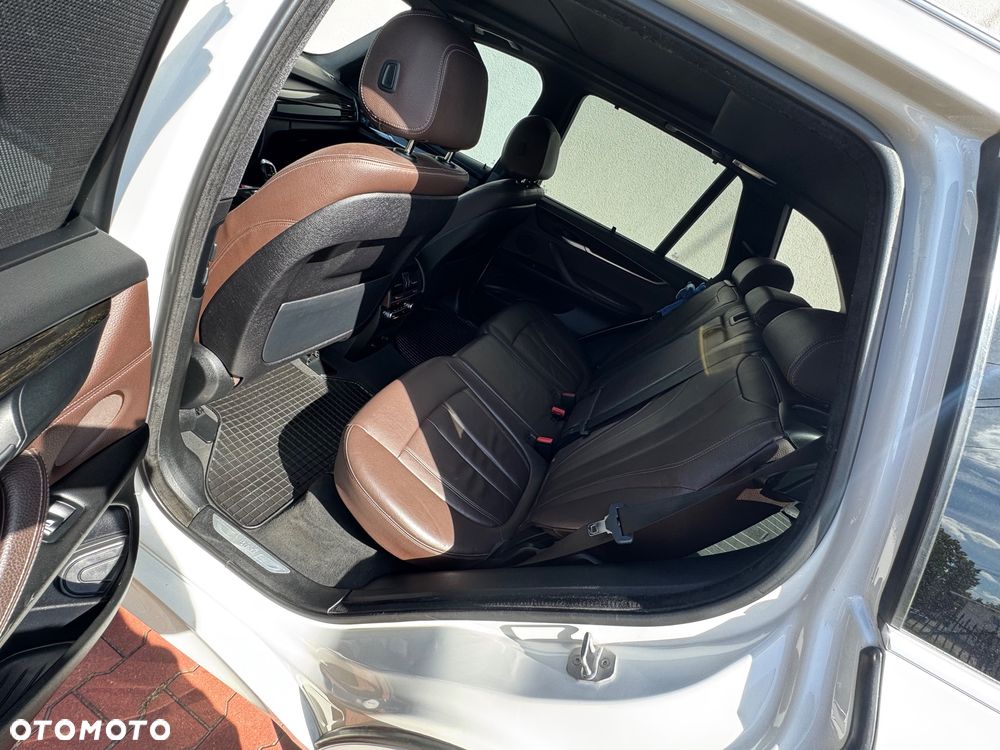 BMW X5 xDrive35i - 16