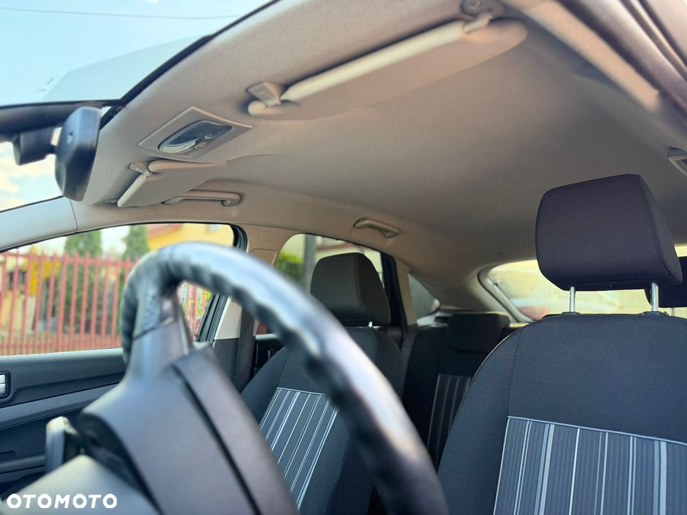 Ford Focus 1.6 16V Style - 36