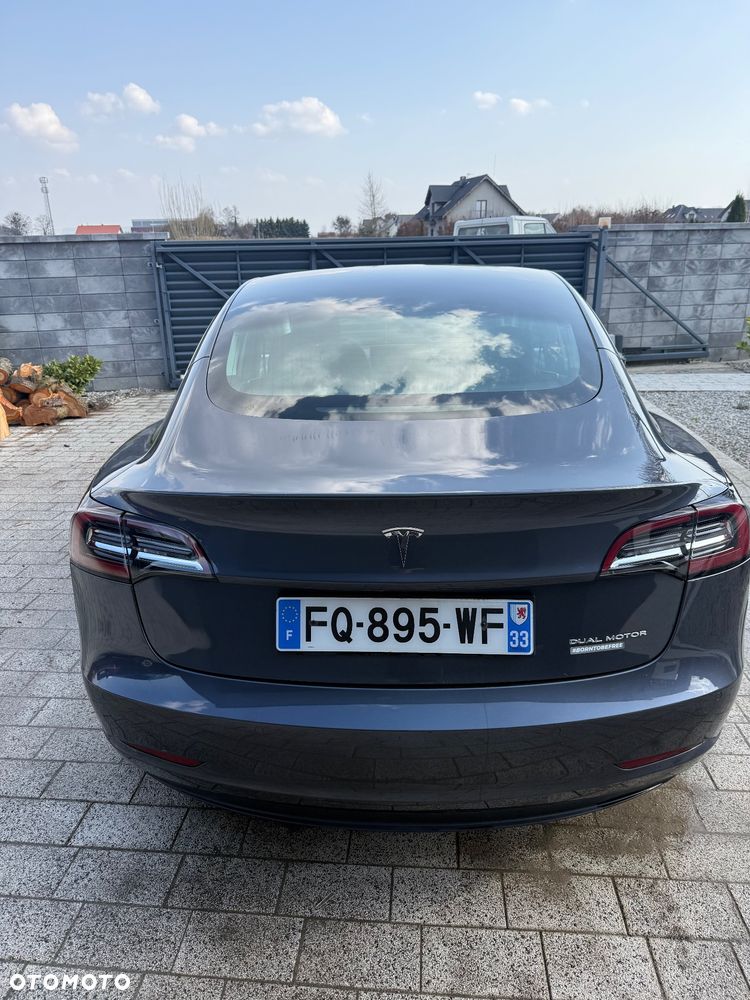 Tesla Model 3 - 6