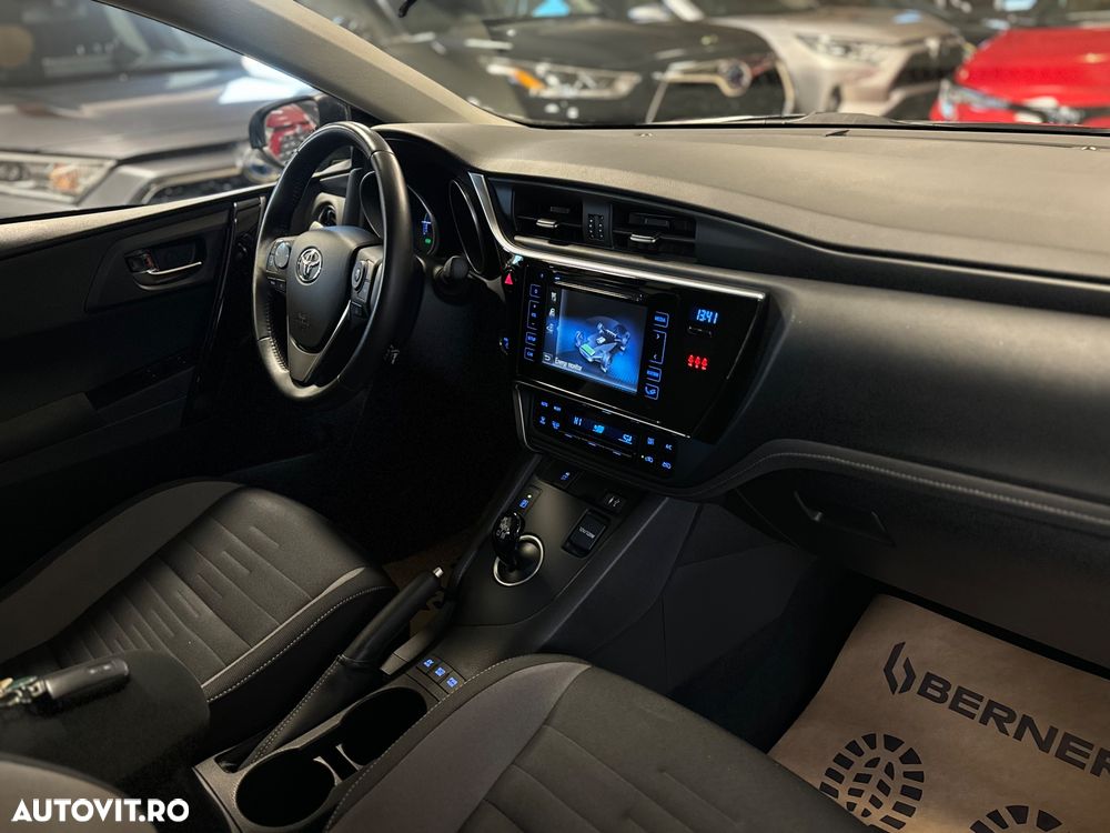 Toyota Auris 1.8 VVT-i Automatik Team Deutschland - 8