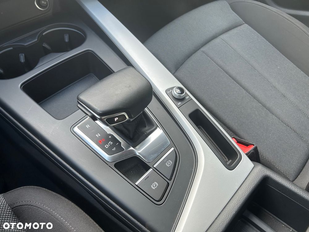 Audi A4 Limousine 35 TFSI mHEV Advanced S tronic - 22