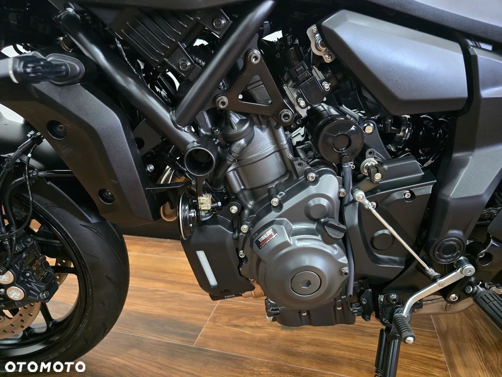 Yamaha MT - 33
