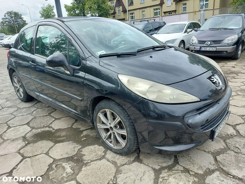Peugeot 207 - 1
