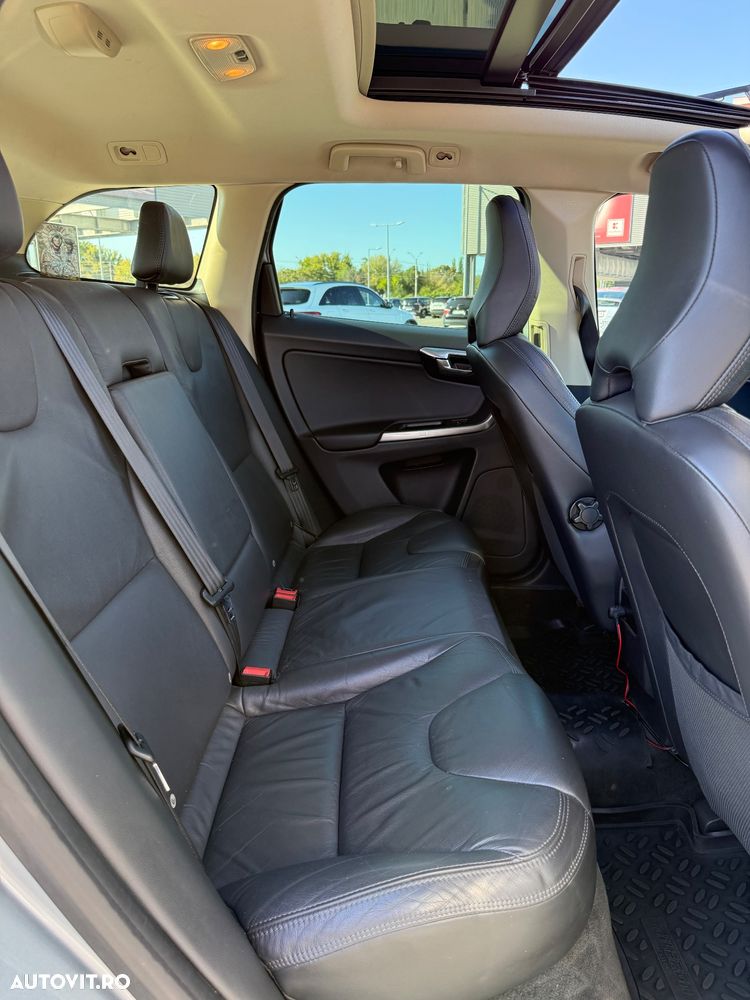 Volvo XC 60 D4 Momentum - 17