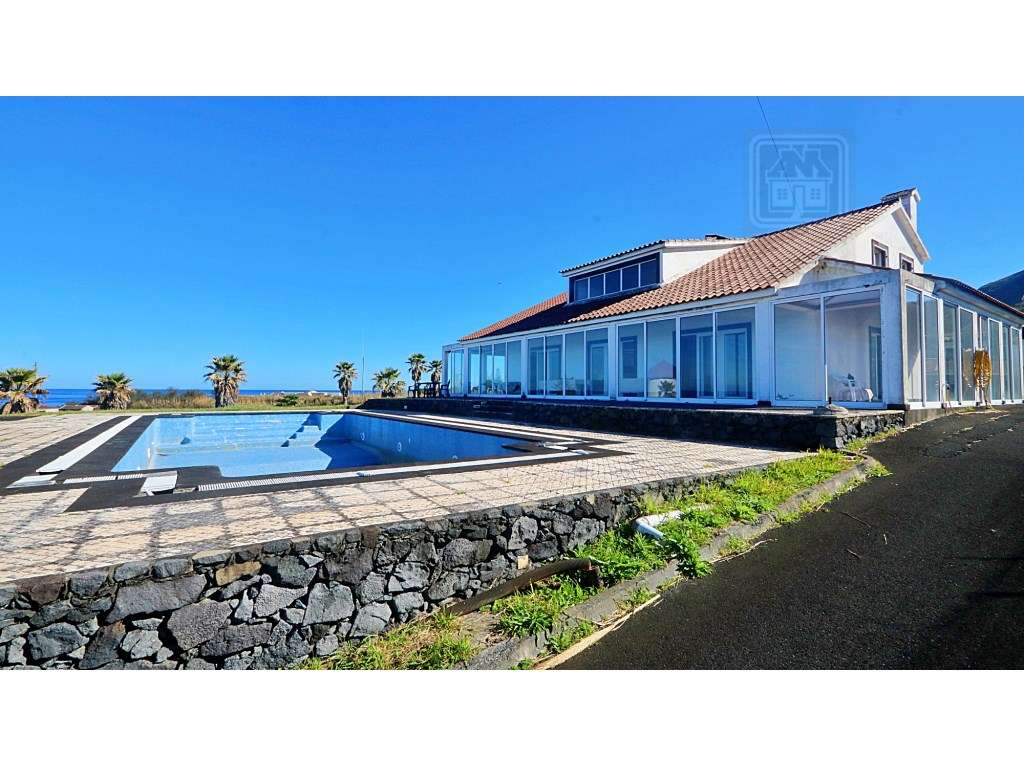 VENDA de VIVENDA - MORADIA à beira-mar, com AMPLO TERRENO, JARDIM e... - Grande imagem: 2/60