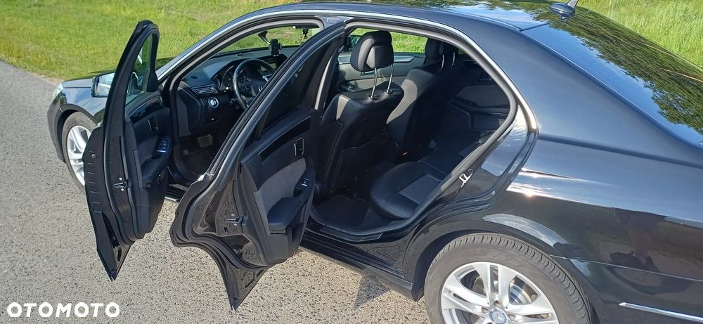 Mercedes-Benz Klasa E 220 CDI DPF BlueEFFICIENCY Automatik Avantgarde - 8
