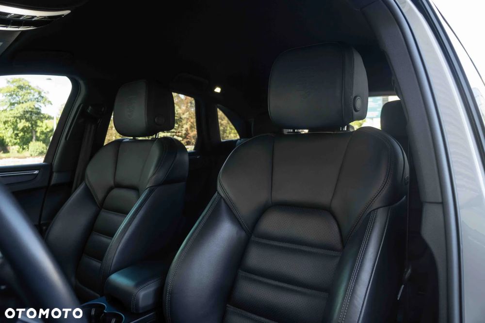 Porsche Macan T - 13