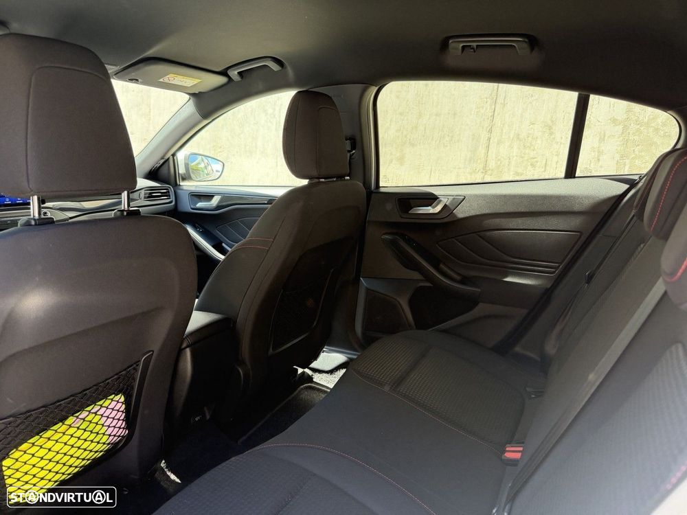 Ford Focus 1.0 EcoBoost MHEV ST-Line - 12