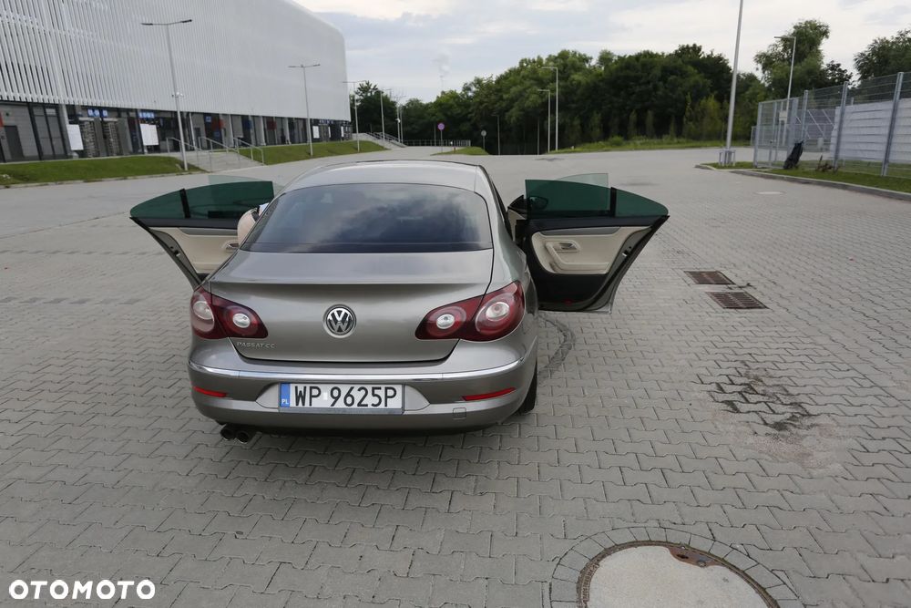 Volkswagen Passat 1.8 TSI Highline - 12
