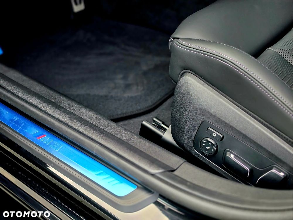 BMW M3 Competition xDrive sport - 27