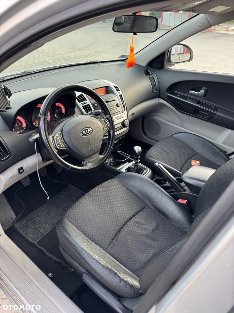 Kia Ceed 1.6 Comfort - 10