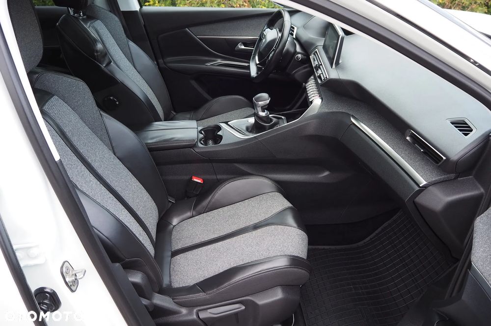 Peugeot 3008 BlueHDi 120 Stop & Start Allure - 33