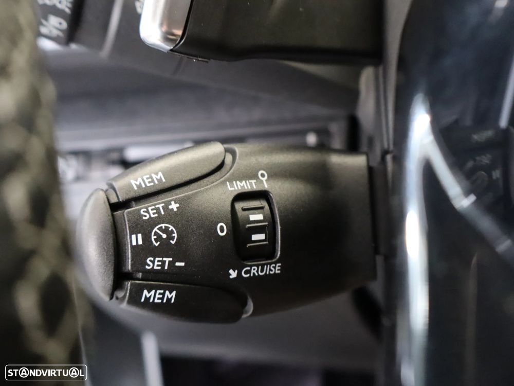 Peugeot 3008 BlueHDi 130 Stop & Start EAT8 Allure - 24