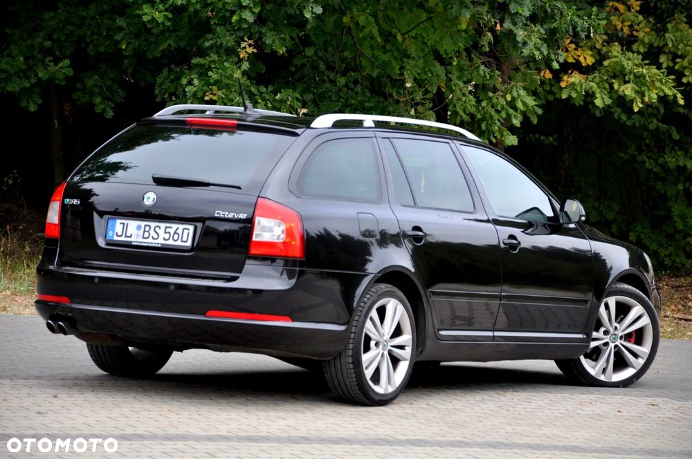 Skoda Octavia Combi 2.0 TDI CR DPF RS - 12