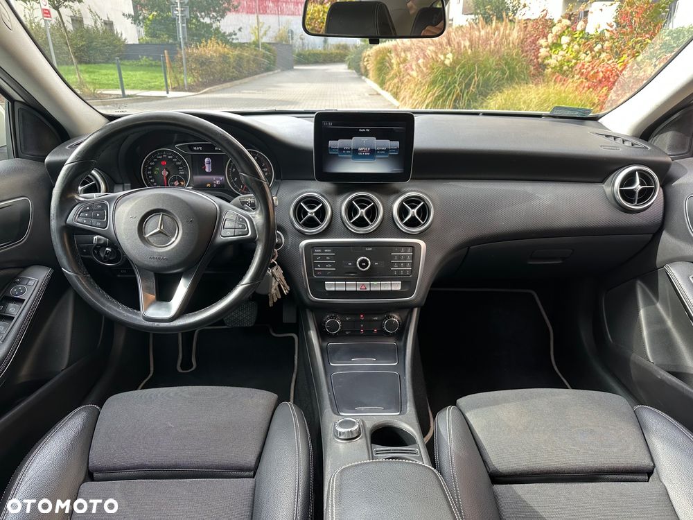 Mercedes-Benz Klasa A 180 7G-DCT - 7