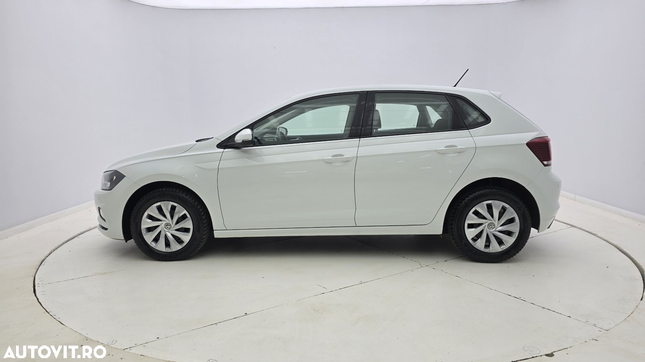 Volkswagen Polo 1.6 TDI Comfortline - 9