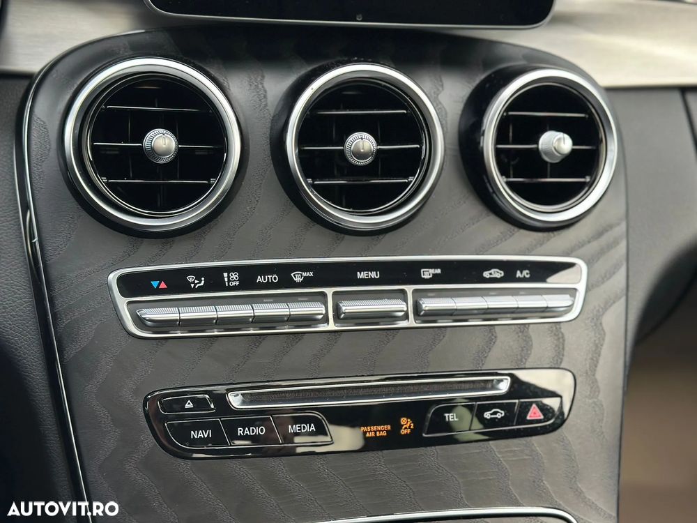 Mercedes-Benz C - 21