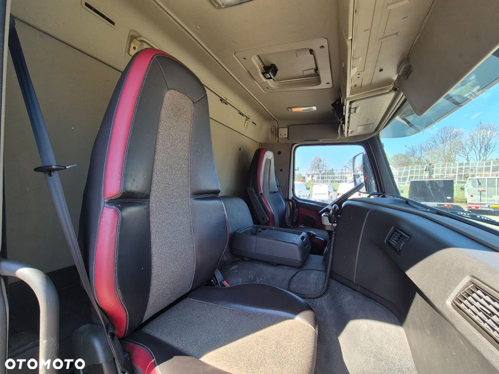 Volvo FM 340 4X2 / CHŁODNIA IZOTERMA / CARRIER VECTOR i350 / WINDA 2500KG / BEZWYPADKOWY / 1 WŁ / EURO 6 / AUTOMAT / IDEALNY / 9000KG ŁADOWNOŚĆ / WEBASTO - 19